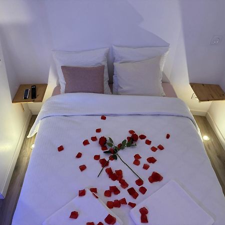O Romeo - Suite Privee Fougeres Exterior photo