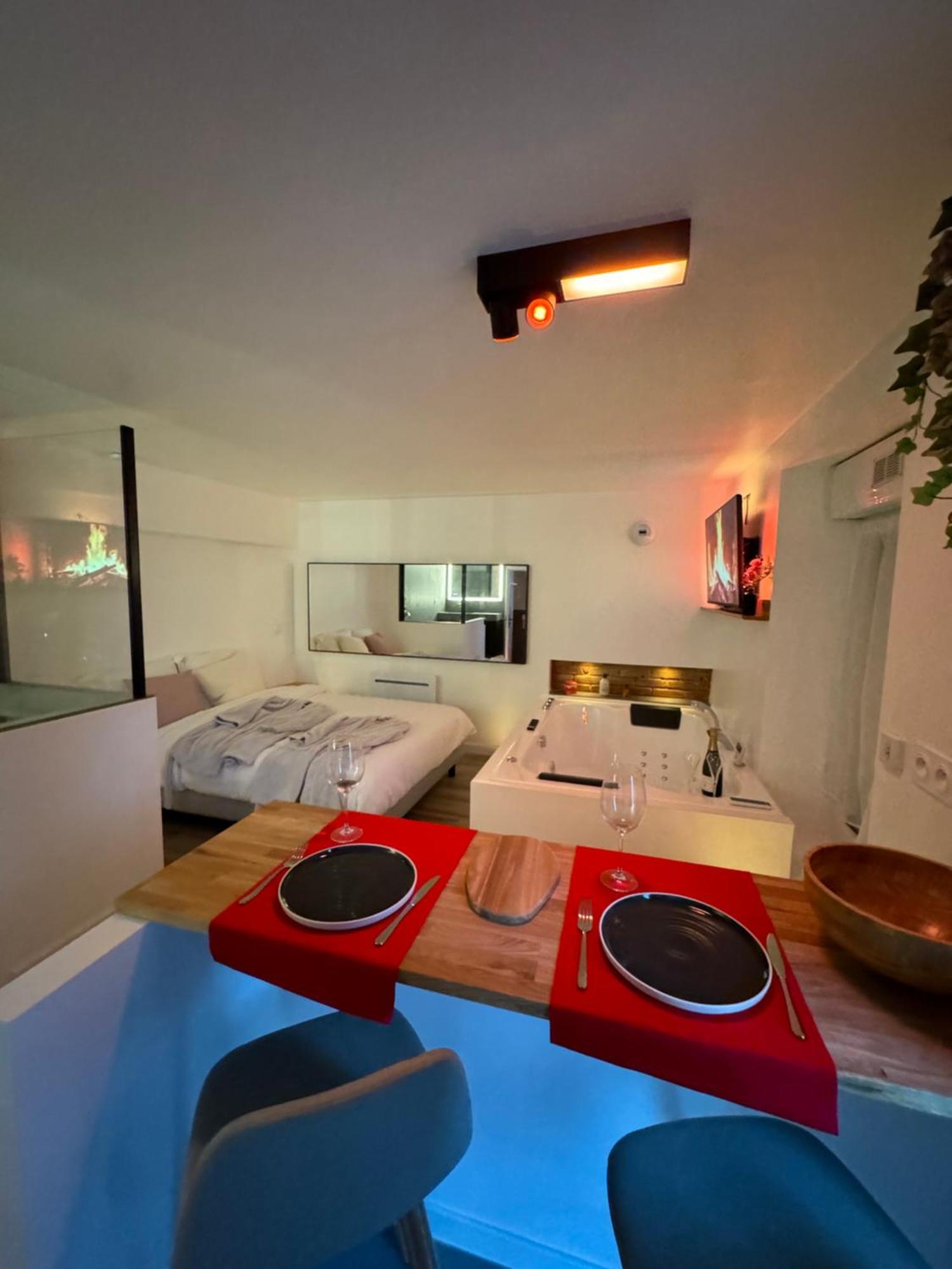 O Romeo - Suite Privee Fougeres Exterior photo